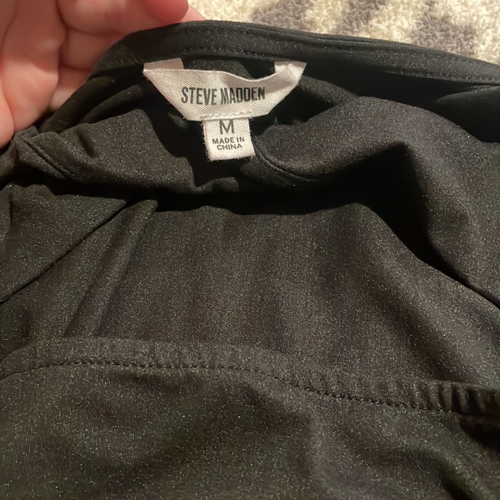 Steve Madden Rosa Top. - Picture 3 of 5
